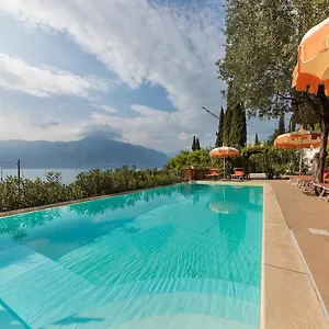 Wonderful View With Pool With Breakfast Gardasee Italien